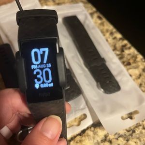 FITBIT CHARGE 4